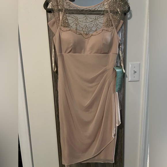 Brand New. - Picture 3 of 4